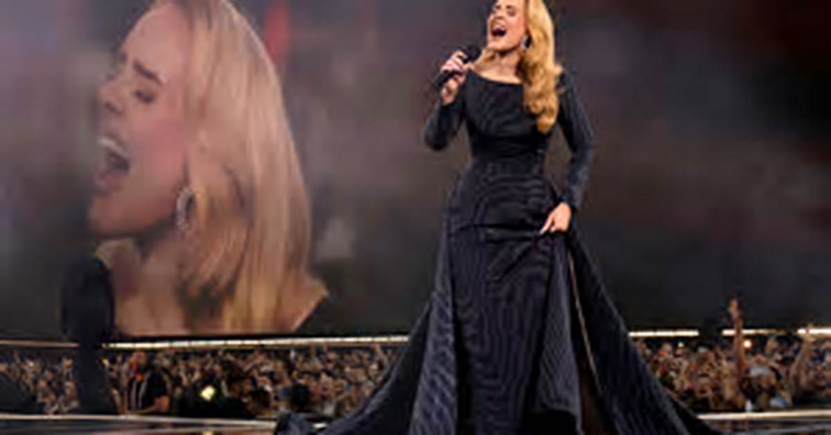 Adele Age: the Journey of a Musical Icon