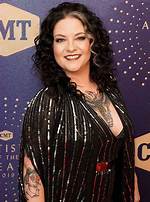 Are Ashley Mcbryde and Martina Mcbride Related?