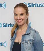 Jeannie Gaffigan Is an American Actress and Producer | Age, Biography, Wiki, Career, Net Worth, Family, Husband, Kids & Instagram