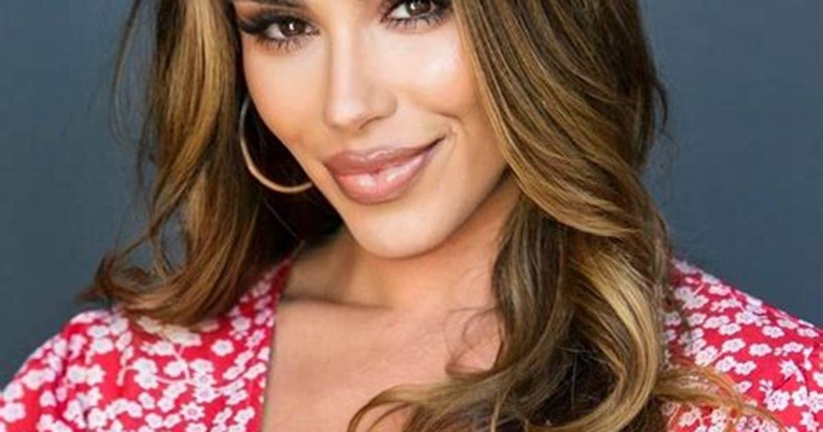 Nacya Marreiro – Actress, Standup Comedian, Chef, Social Media Celebrity | How Much Does She Weigh? Wiki, Age, Height, Net Worth, Relationship, Ethnicity, Career
