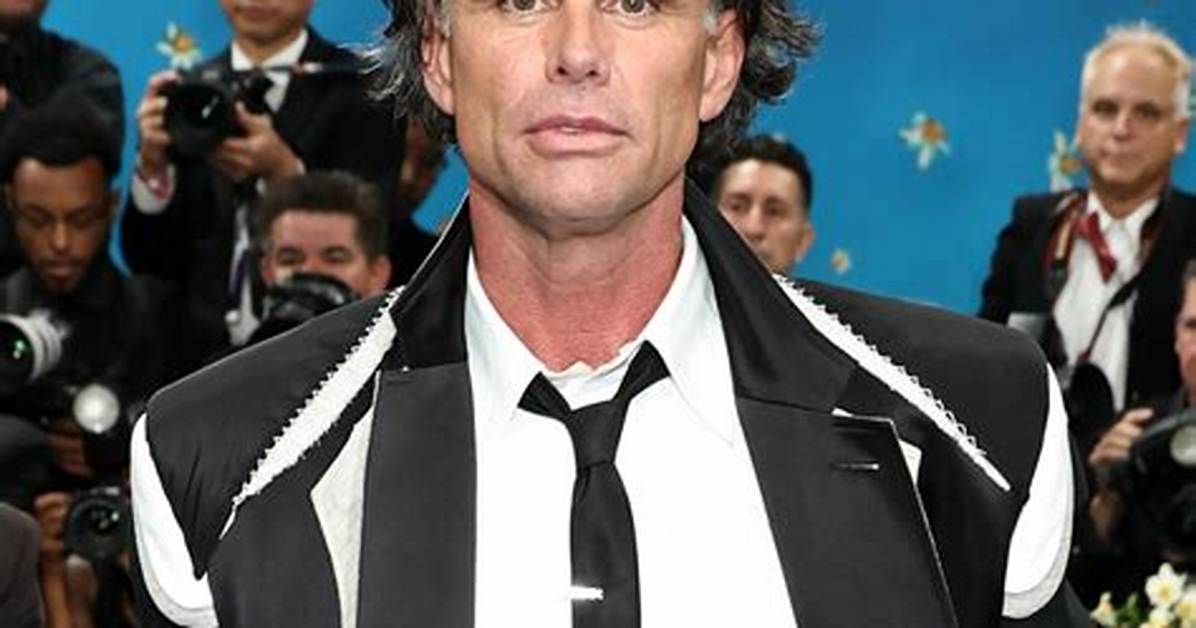 Walton Goggins Sr: a Comprehensive Look into the Life and Career of an Iconic Actor
