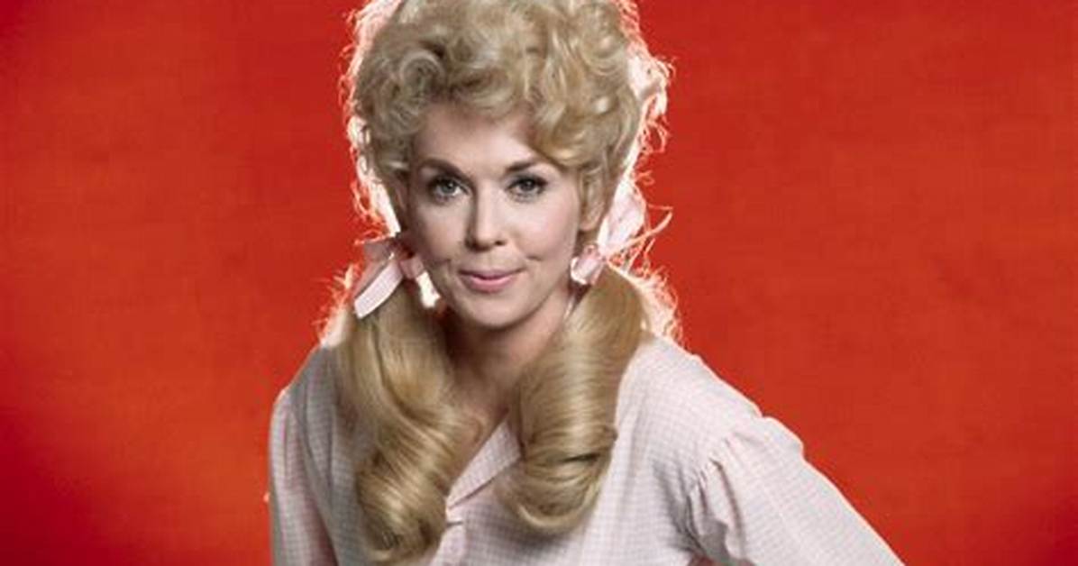 Winkdash | Donna Douglas Net Worth
